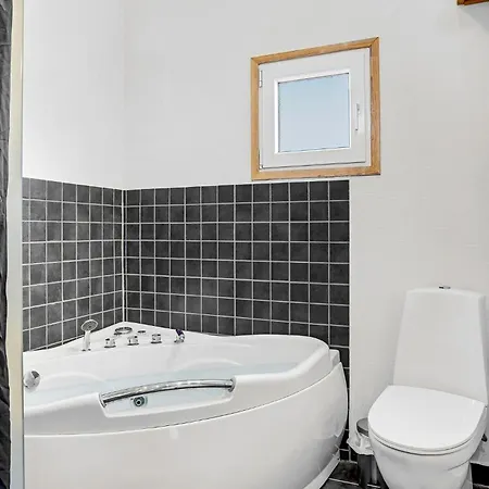 Gorgeous Home In Sjolund With Wifi *