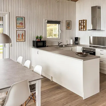 Gorgeous Home In Sjolund With Wifi Tatil Evi