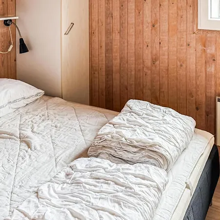 Tatil Evi Gorgeous Home In Sjolund With Wifi